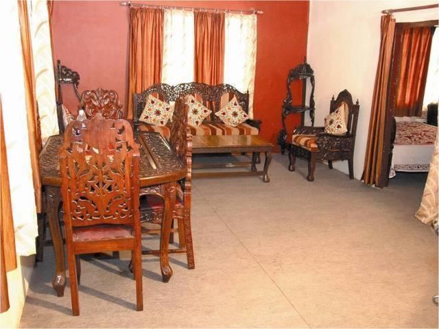 Hotel Surya Kiran Masuri Zimmer foto